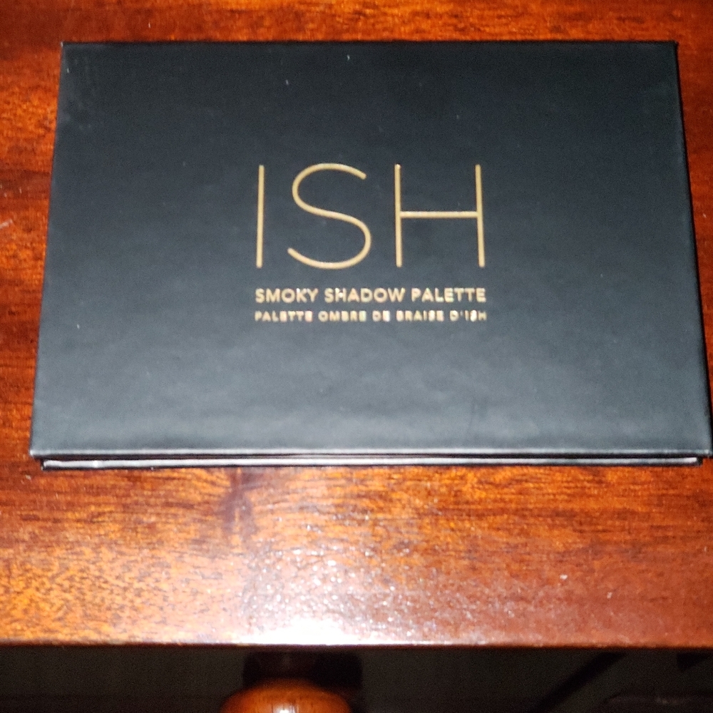 Eyeshadow - Picture 2 of 4